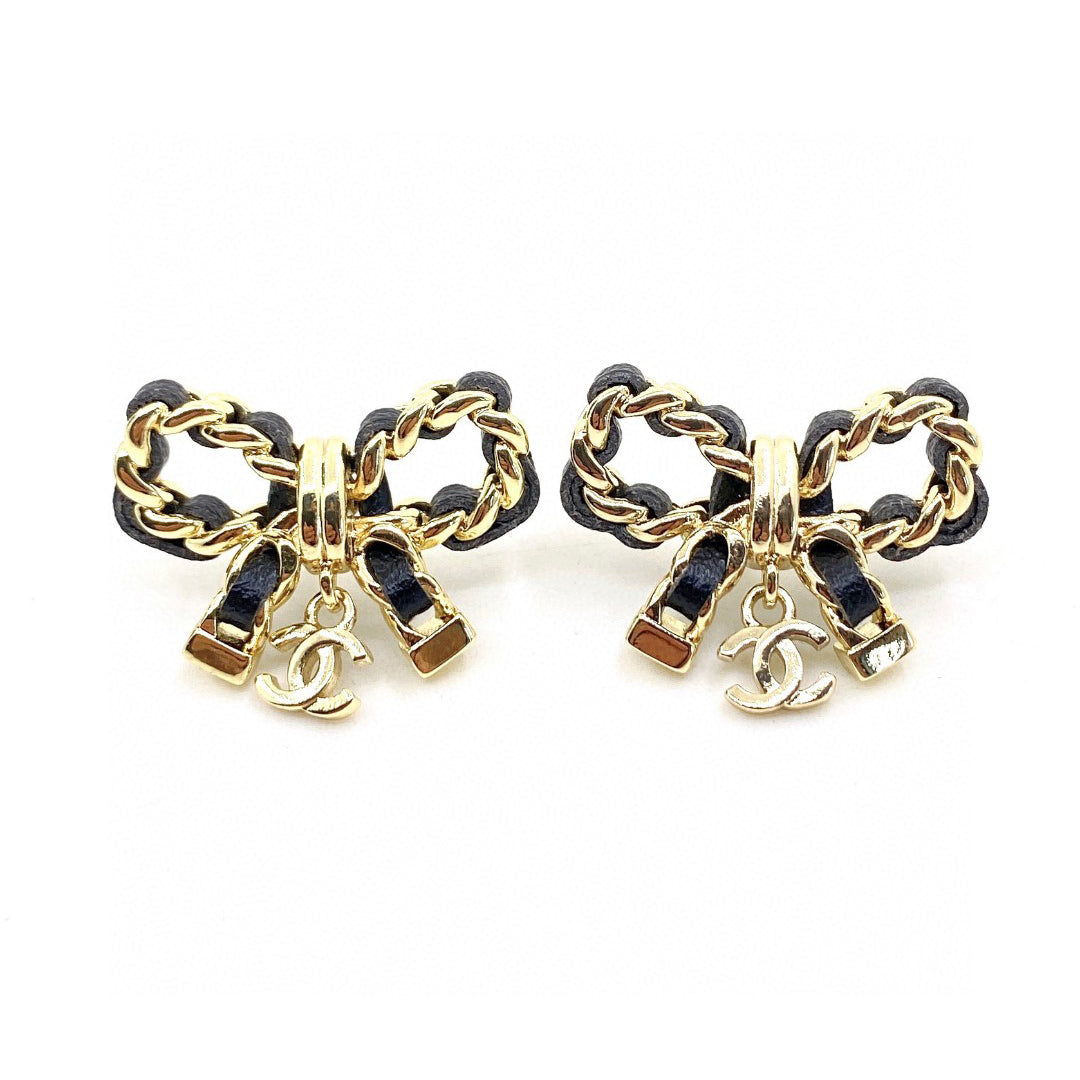 18K Chanel Bow Tie Strass Earrings