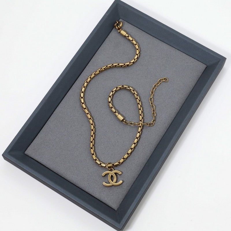 18K Chanel Vintage Gold Choker Necklace