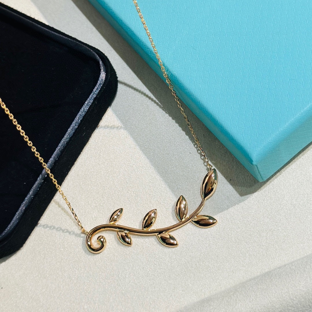 18K Tiffany & Co. Olive Leaf Vine Pendant Necklace