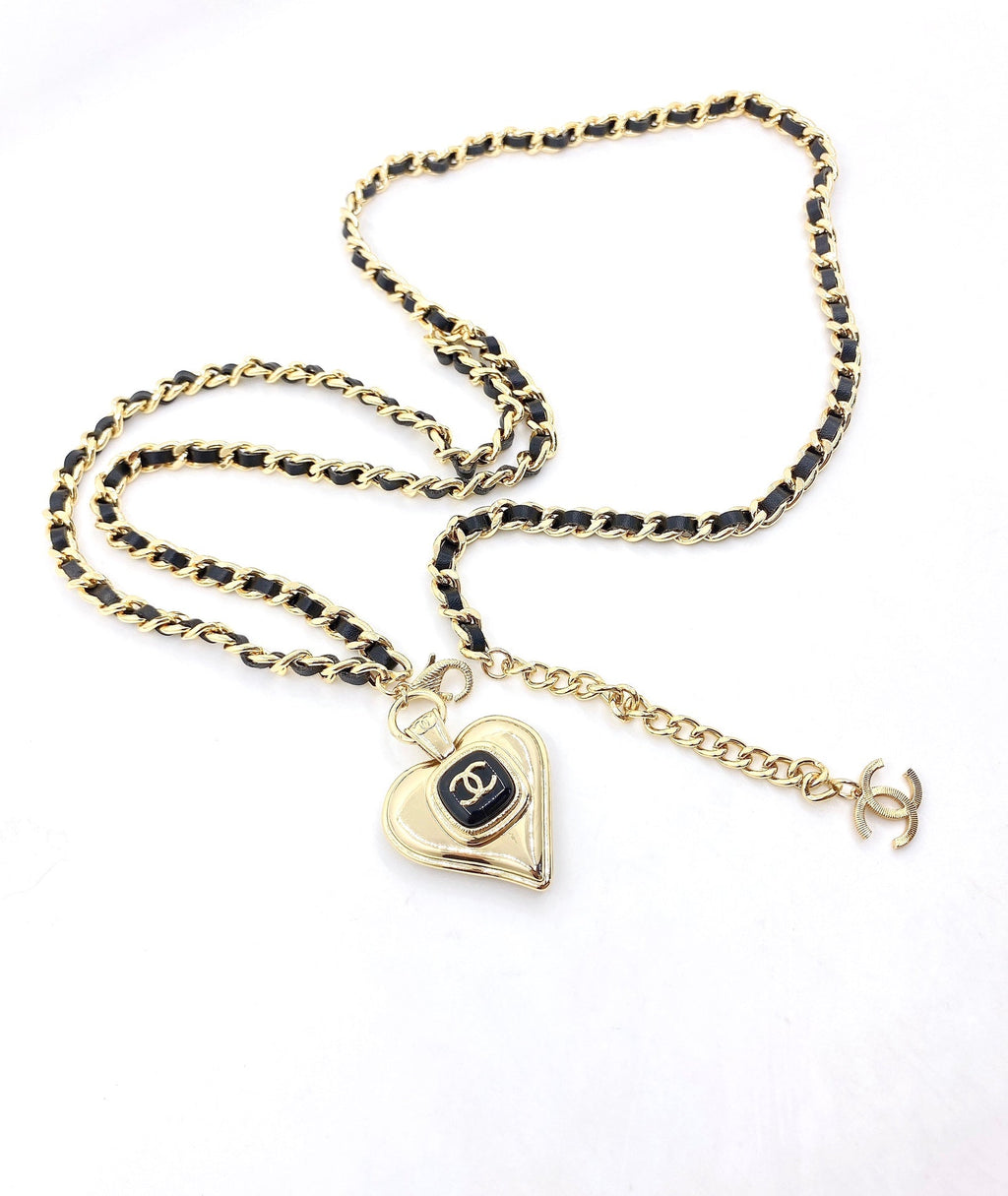 18K Chanel Heart Pendant Necklace