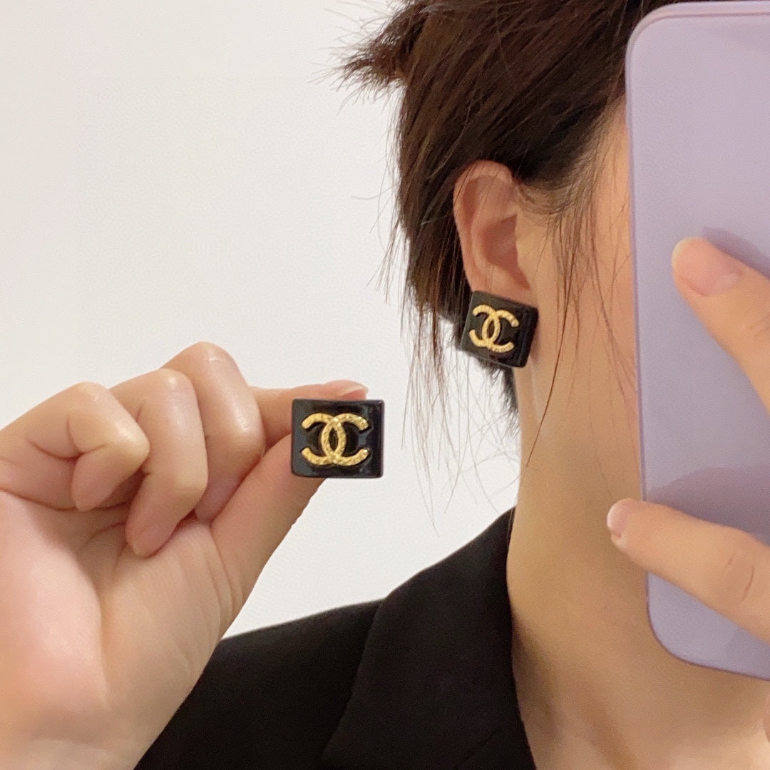 18K Chanel Black Resin Square Earrings