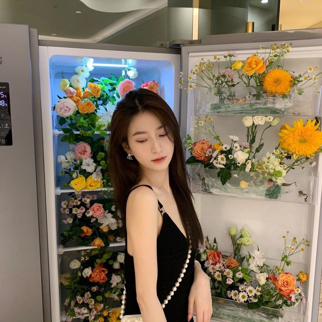 18K Chanel Diamonds Script Earrings