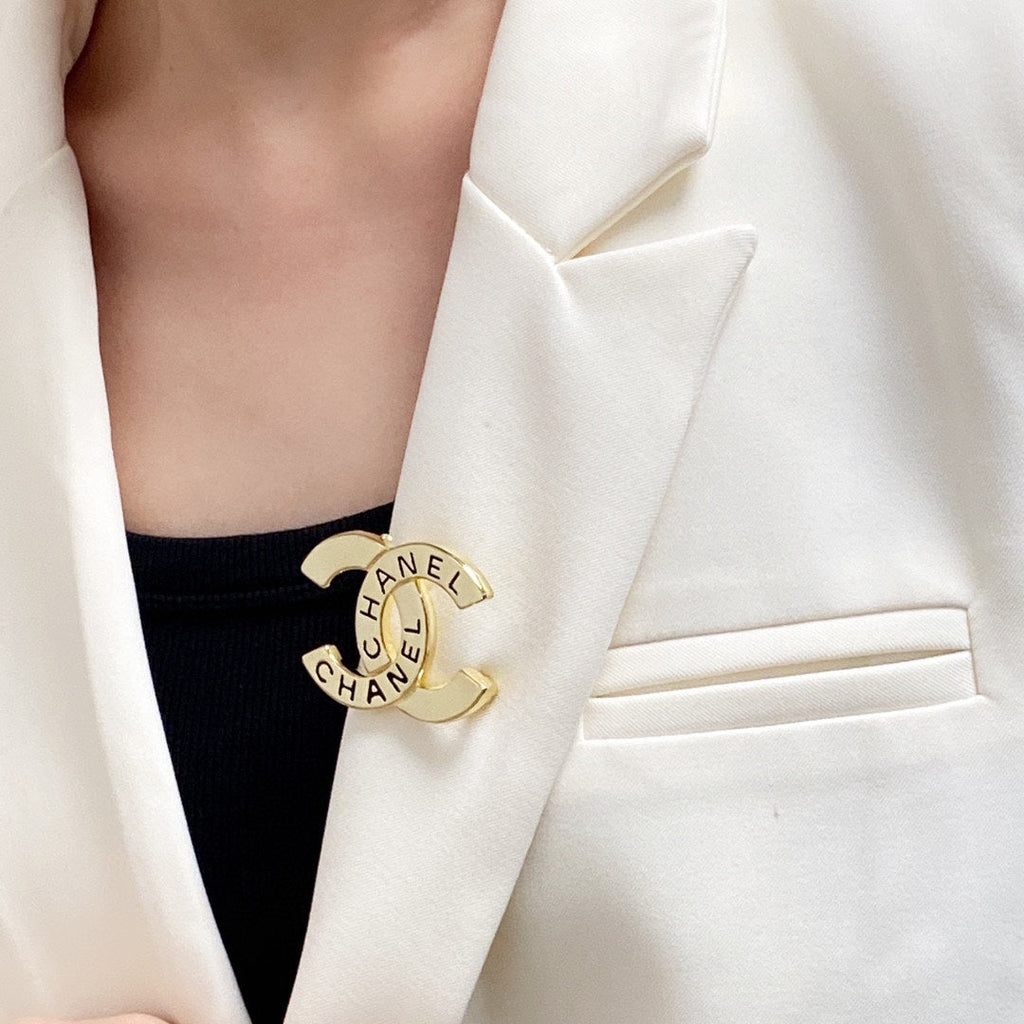 18K Chanel Script Brooch