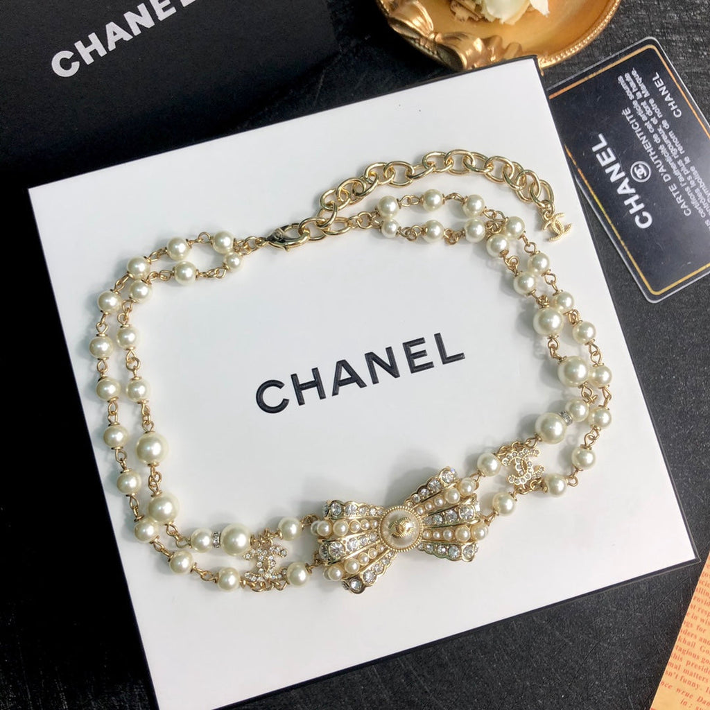18K Chanel Bow Choker Necklace