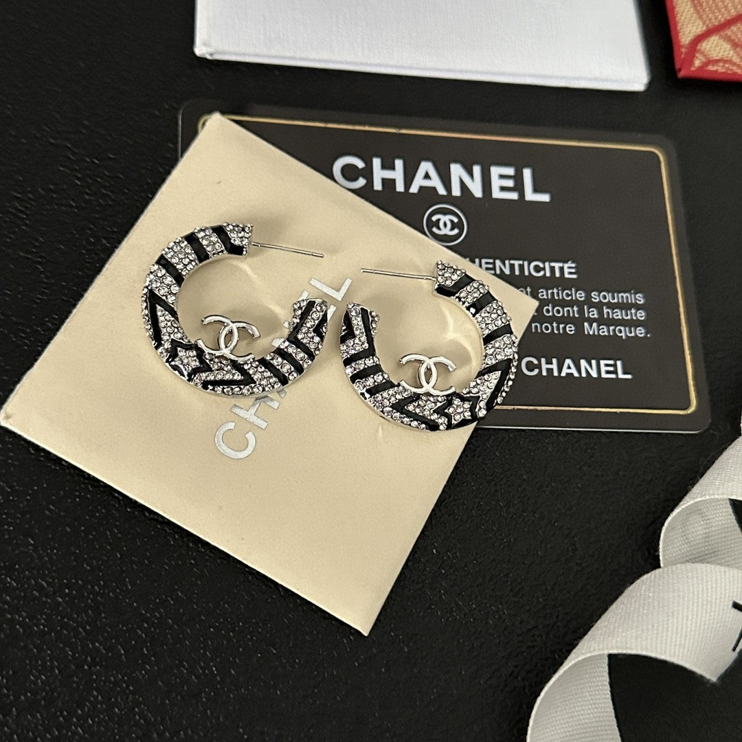 18K Chanel Black Diamonds Earrings