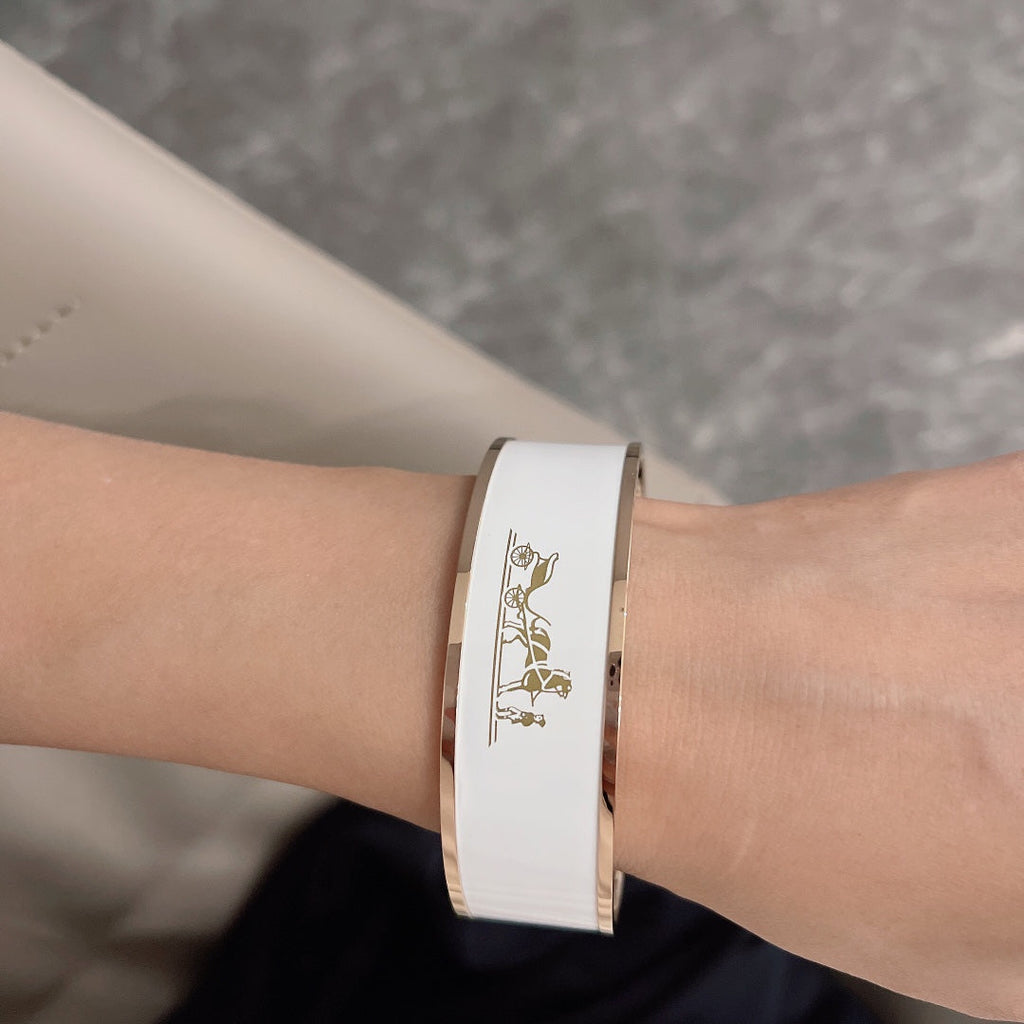 18K Enamel Cal¨¨che Wide Bangle Hermès Bracelet