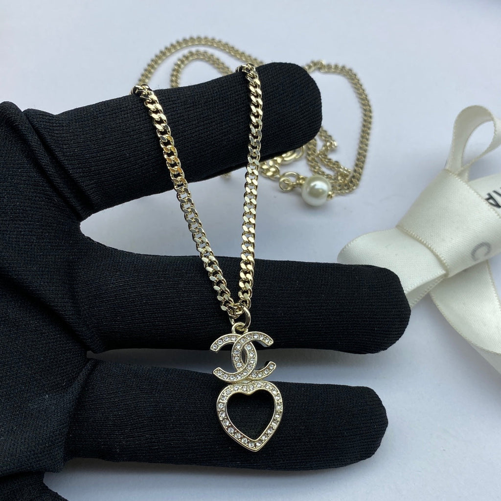 18K Chanel Heart Chain Necklace