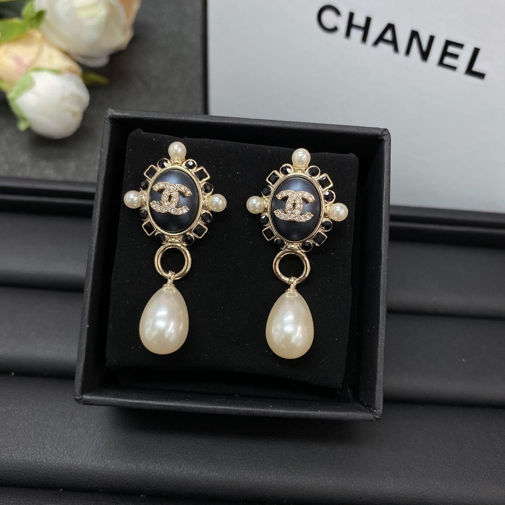 18K Chanel Pearl Pendant Earrings