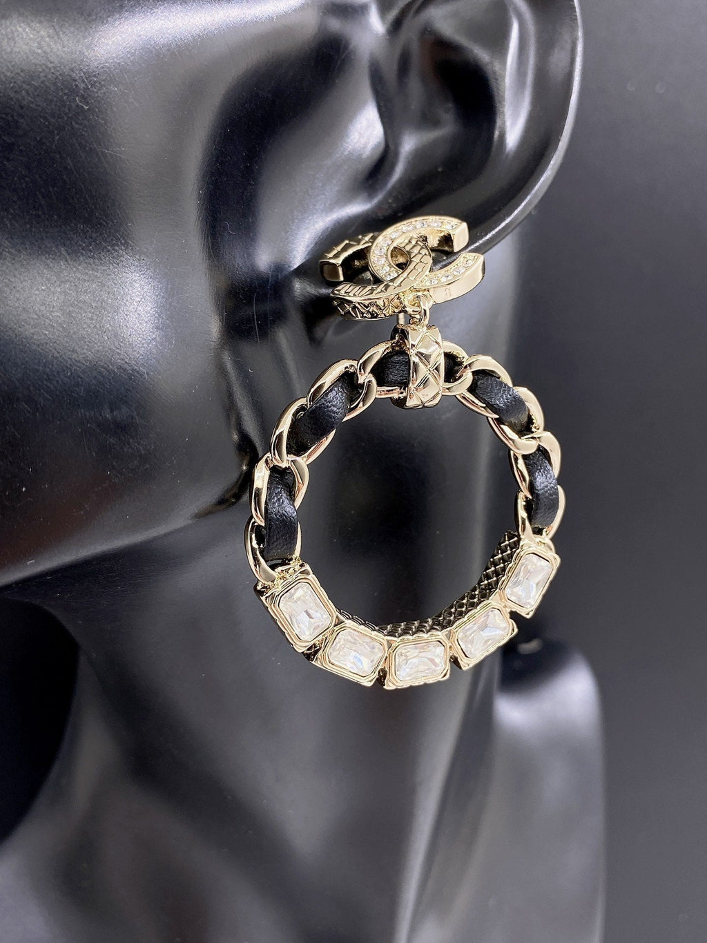 18K Chanel Round Crystals Earrings