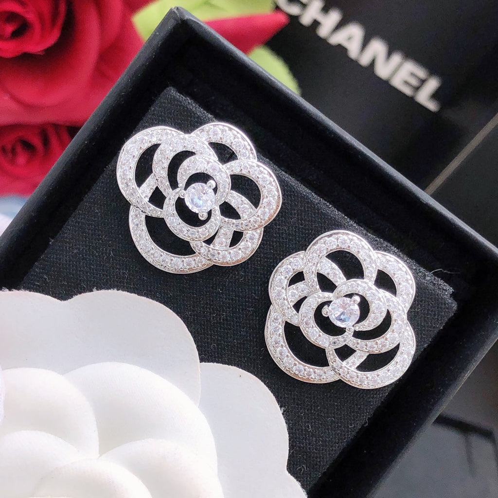 18K Chanel Camellia Diamond Earrings