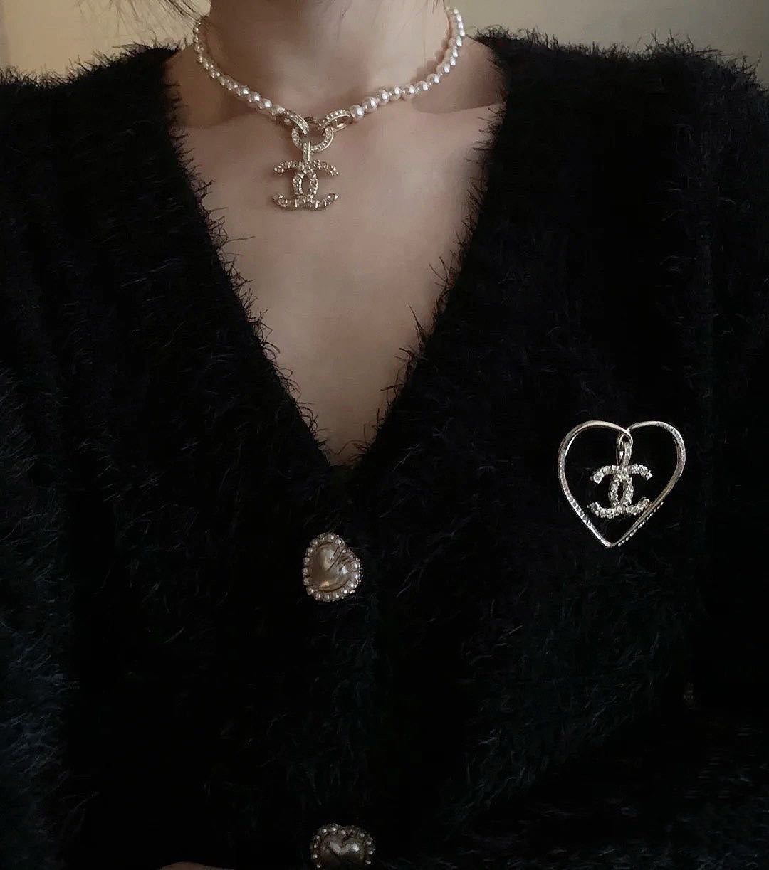 18K Chanel Pearls Choker Necklace