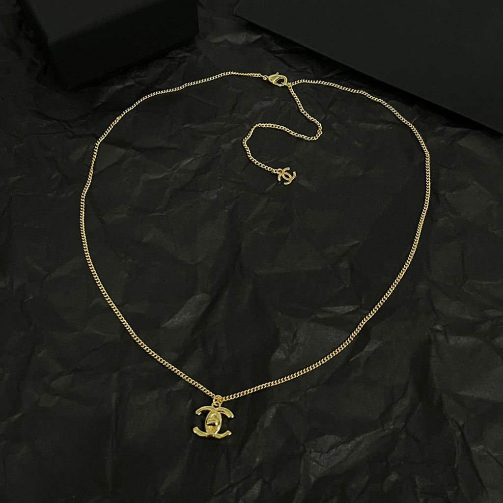 18K Chanel Vintage Necklace