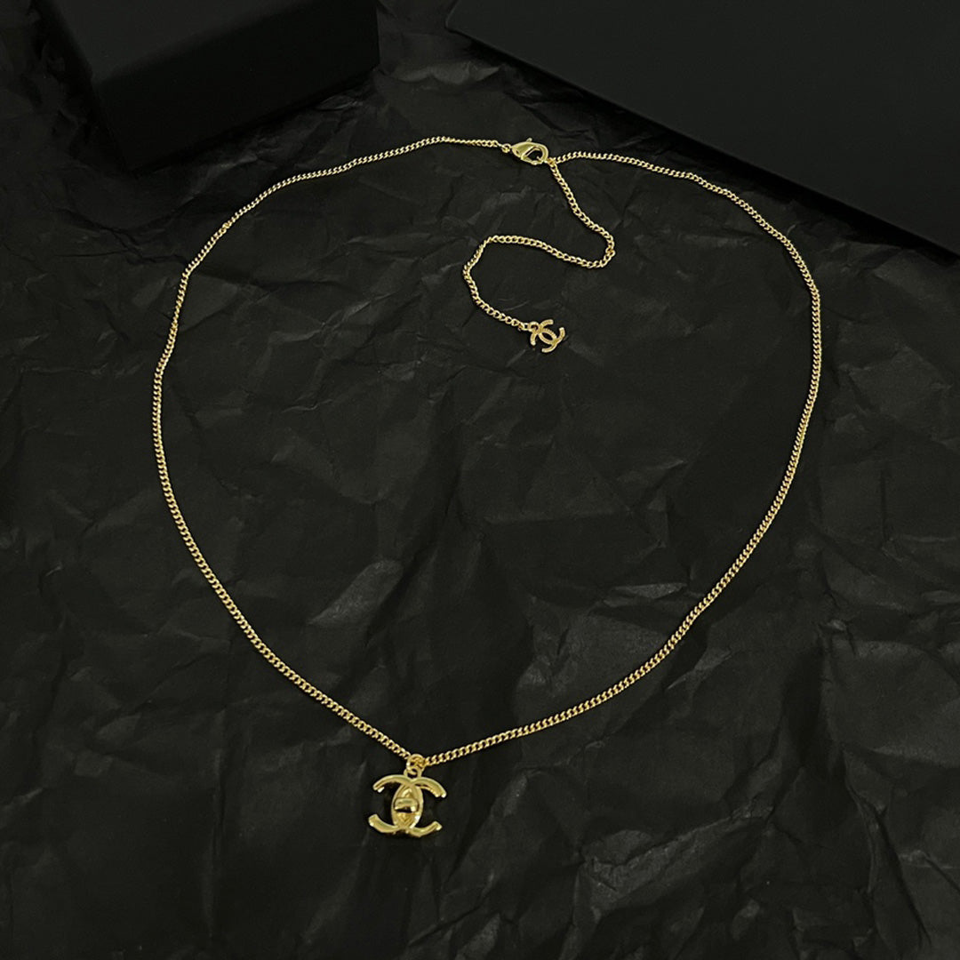 18K Chanel Vintage Necklace