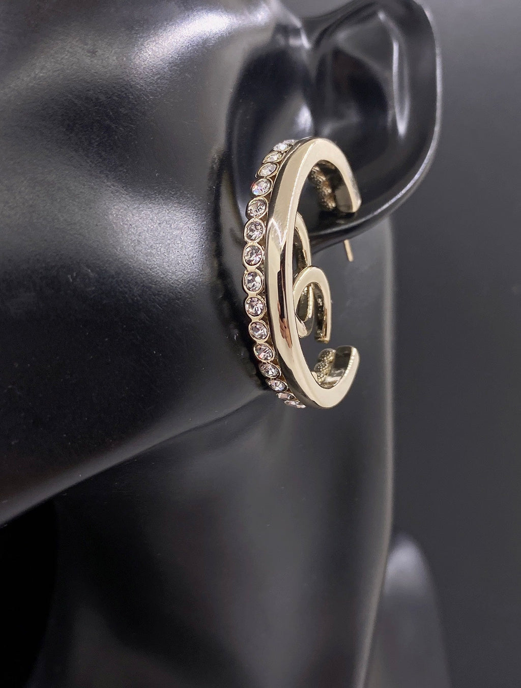 18K Chanel Circle Crystals Earrings