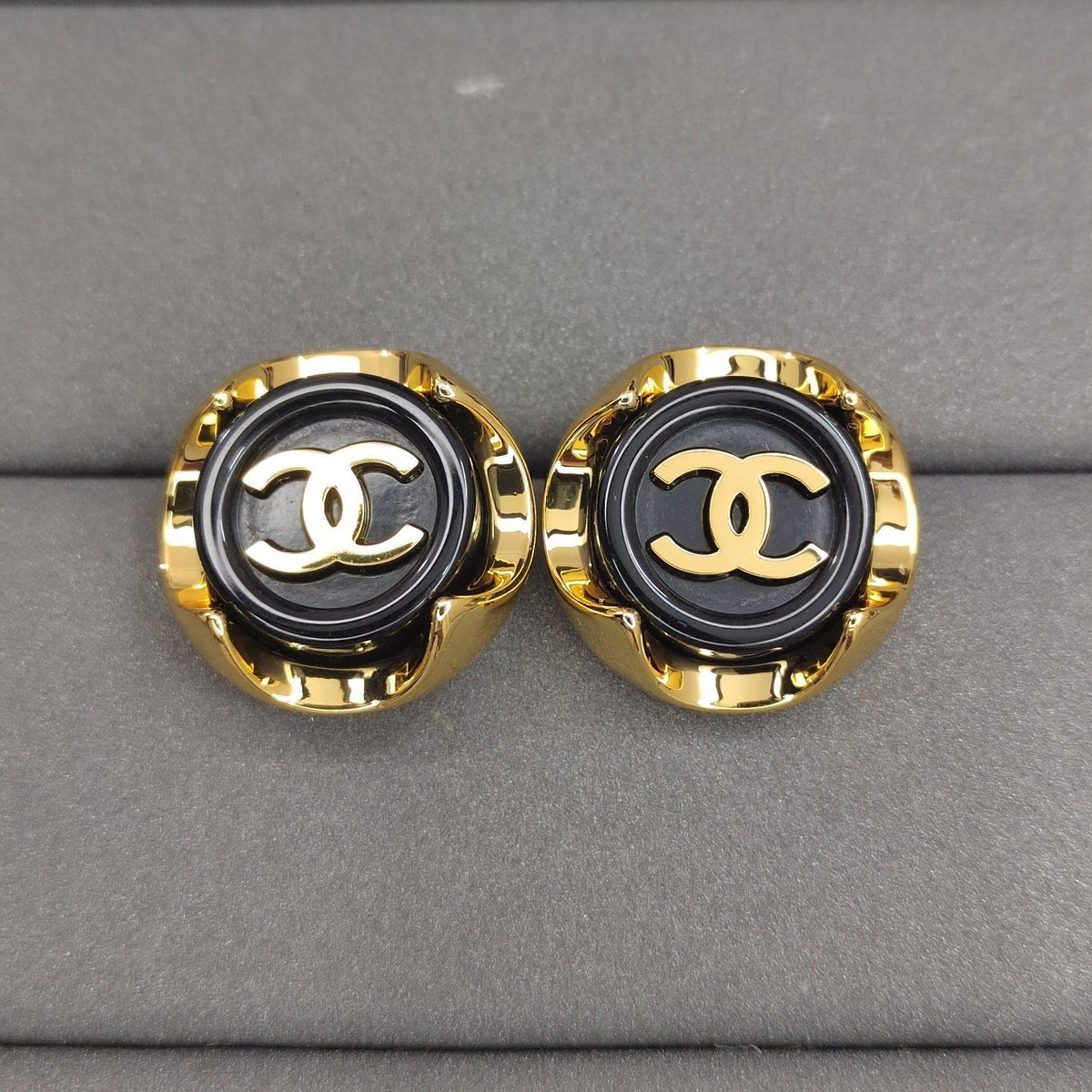 18K Chanel Black Earrings
