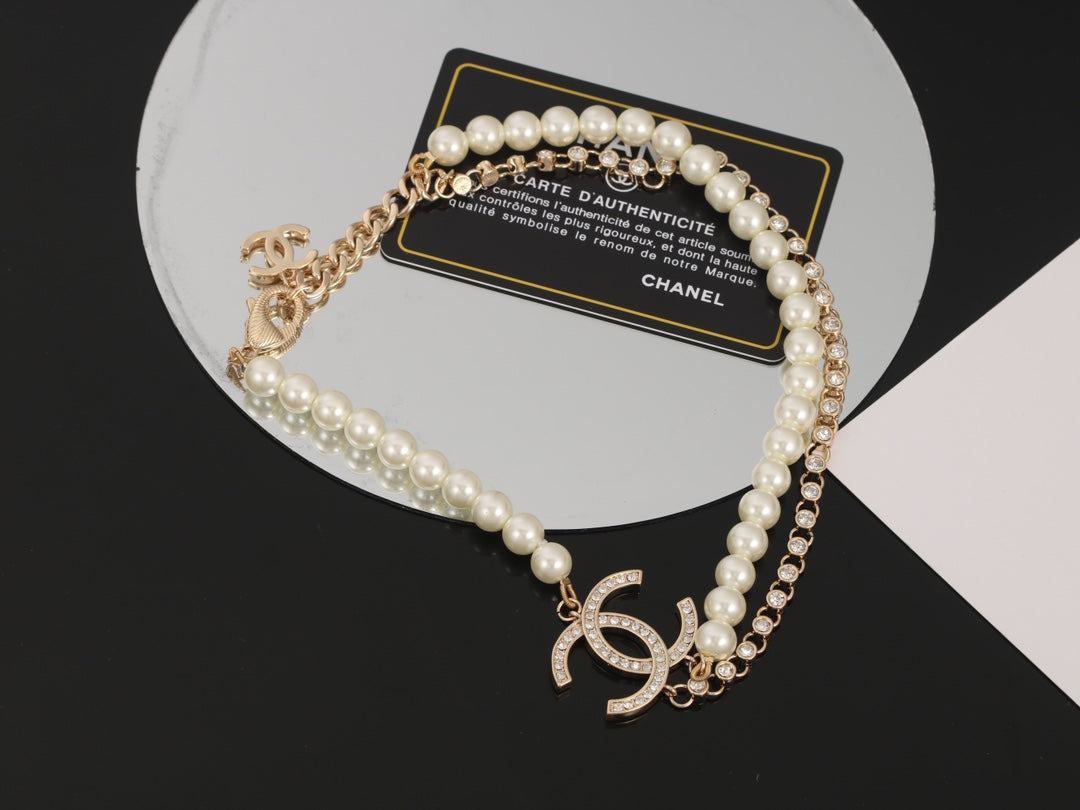 18K Chanel Pearls Necklace