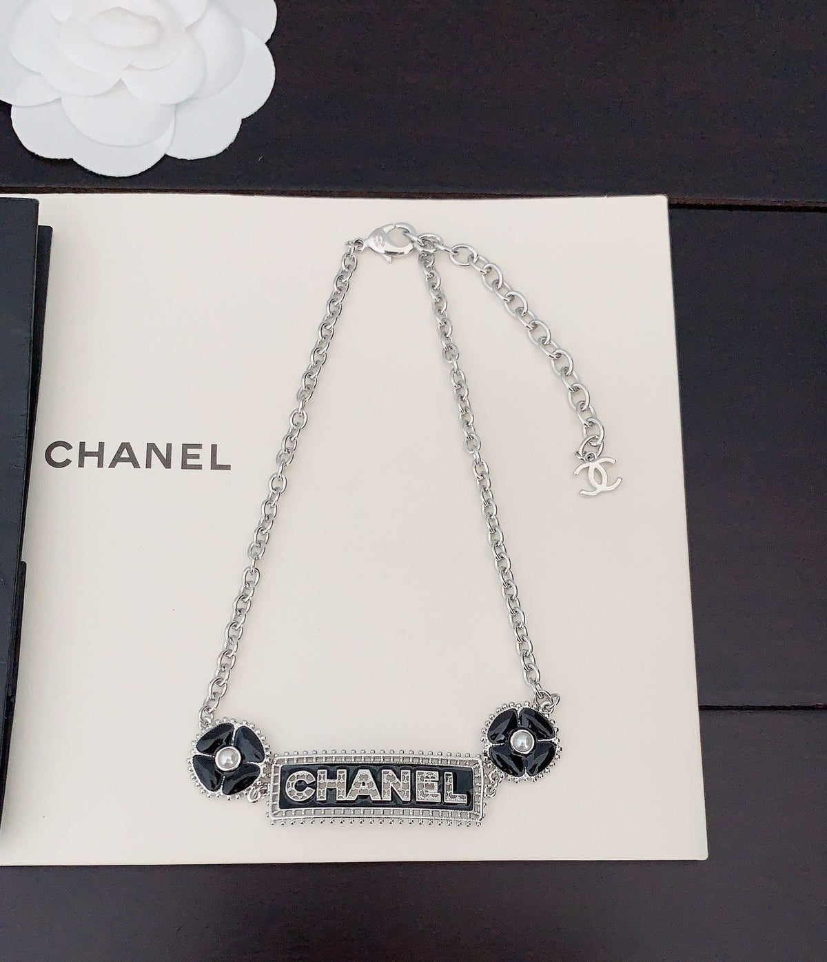18K Chanel Resin Diamonds Necklace
