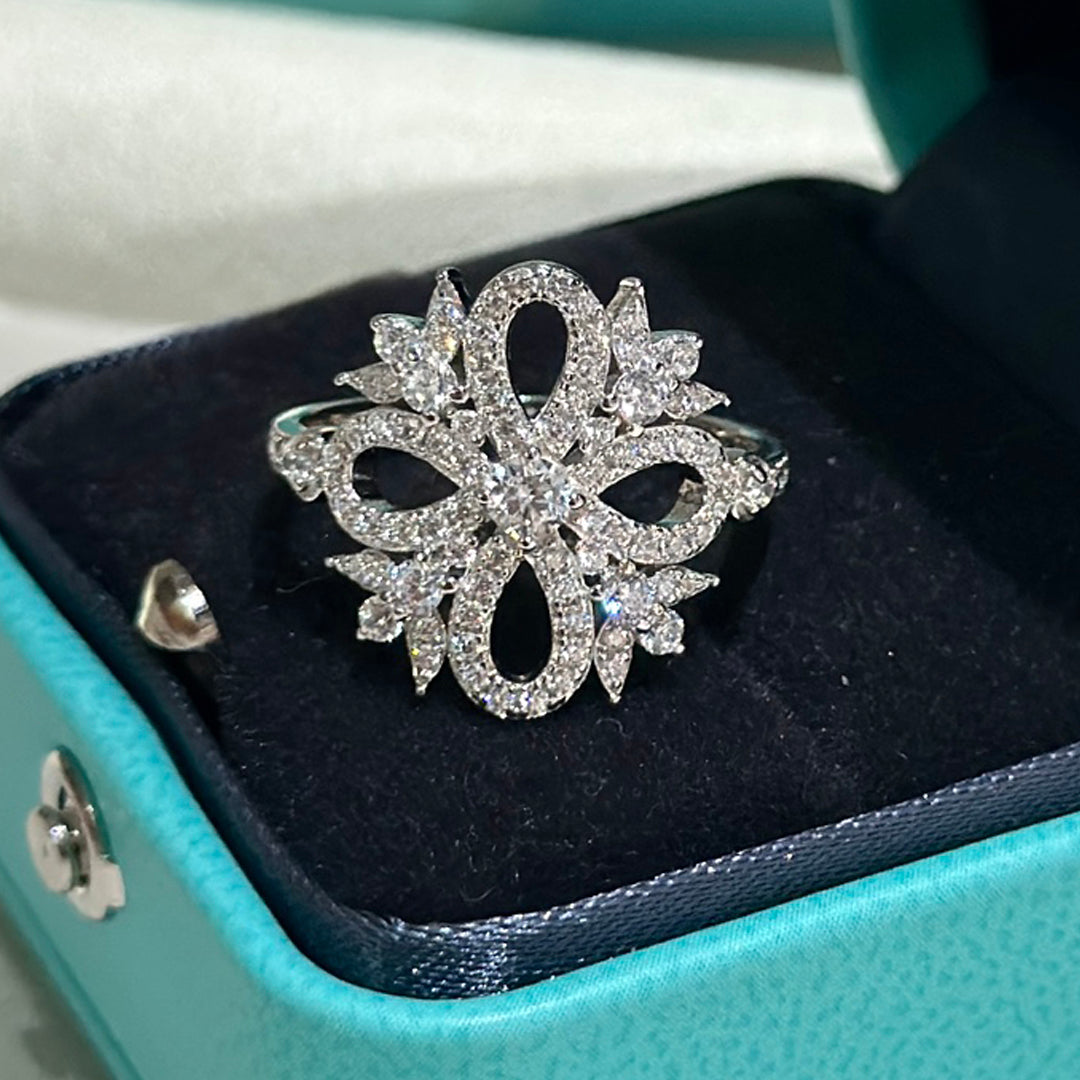 18K Tiffany & Co. Vinatge Flower Ring