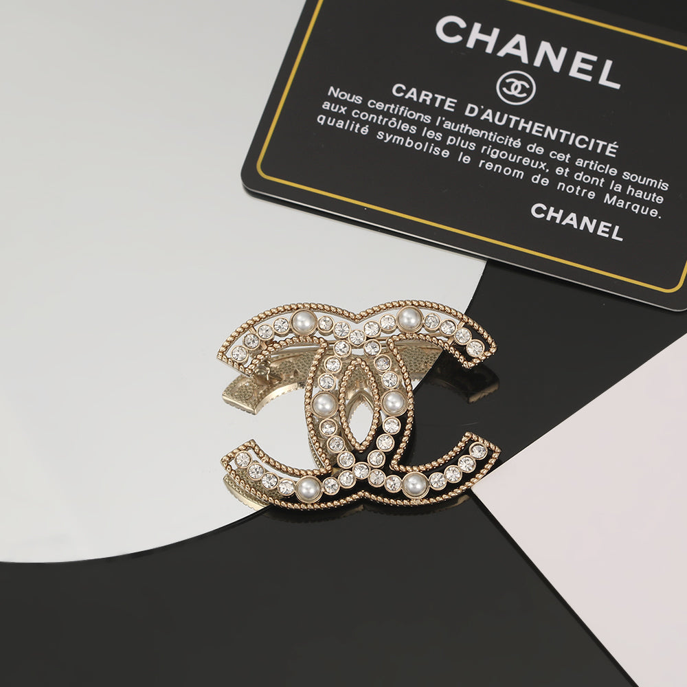 18K Chanel Pearls Brooch