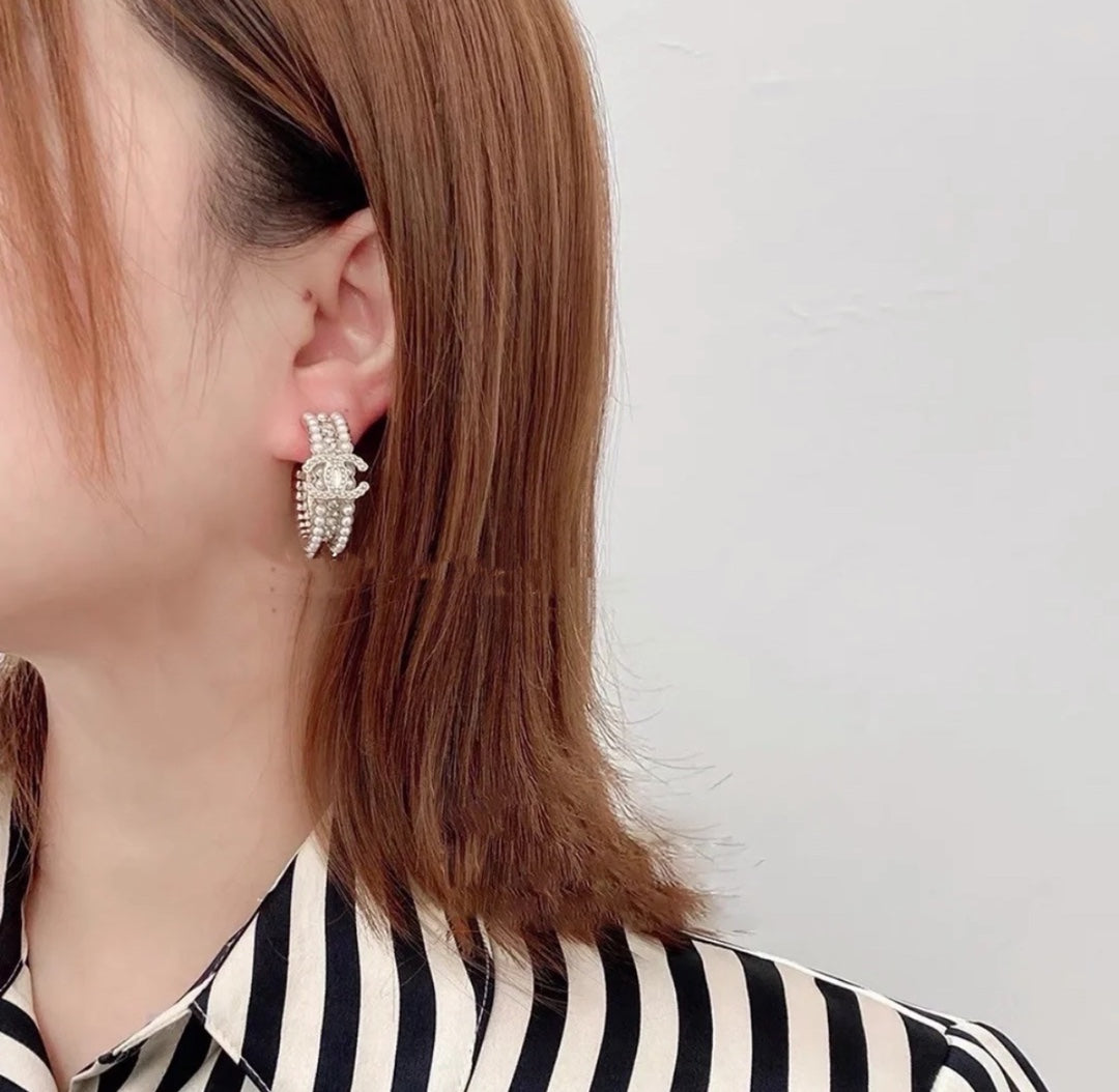 18K Chanel Pearls Earrings