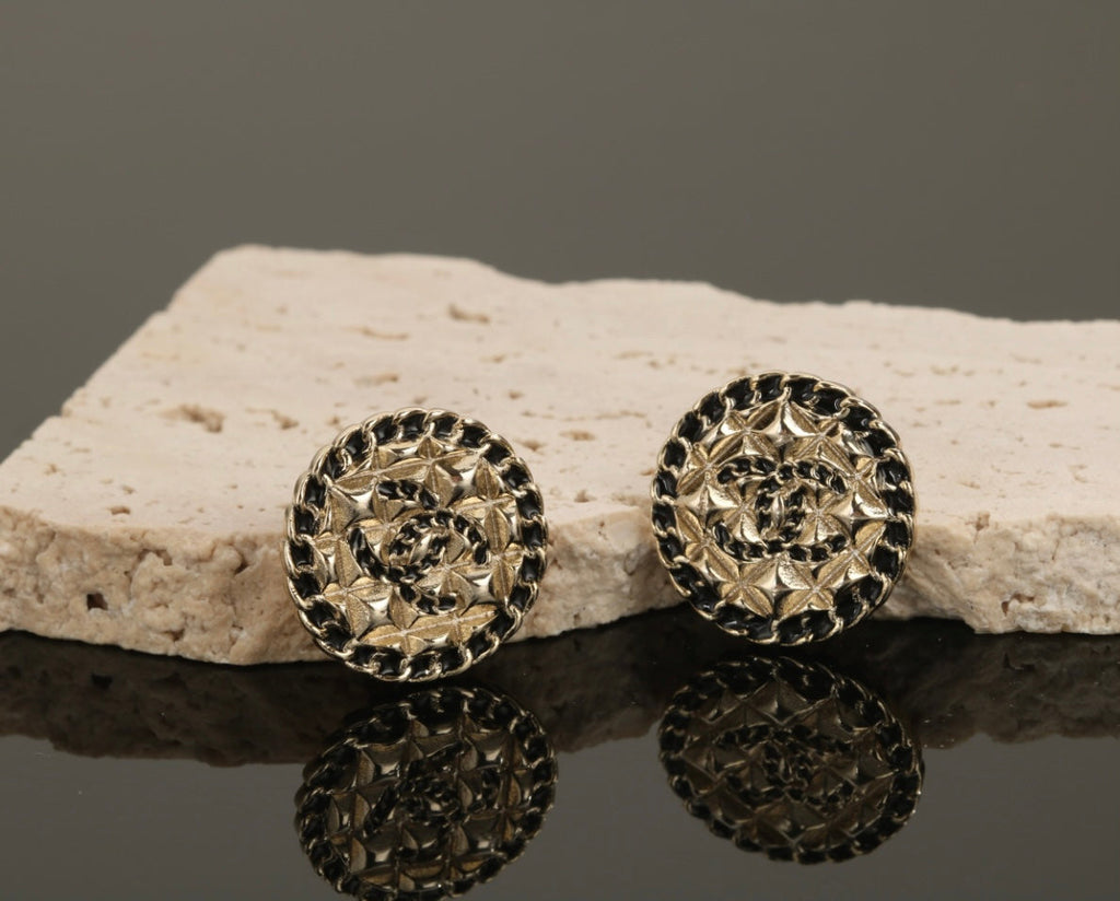 18K Chanel Diamond Round Earrings