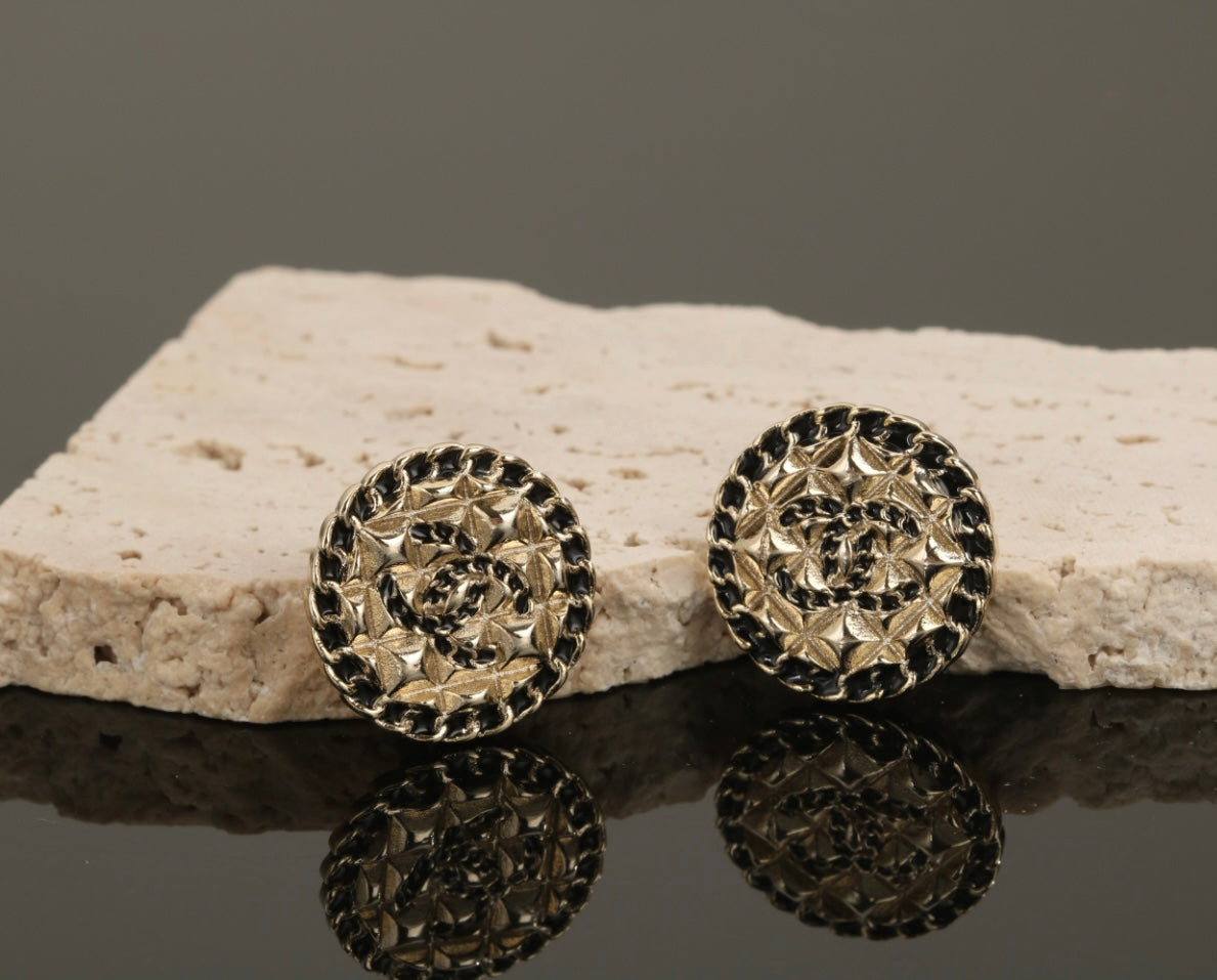 18K Chanel Diamond Round Earrings