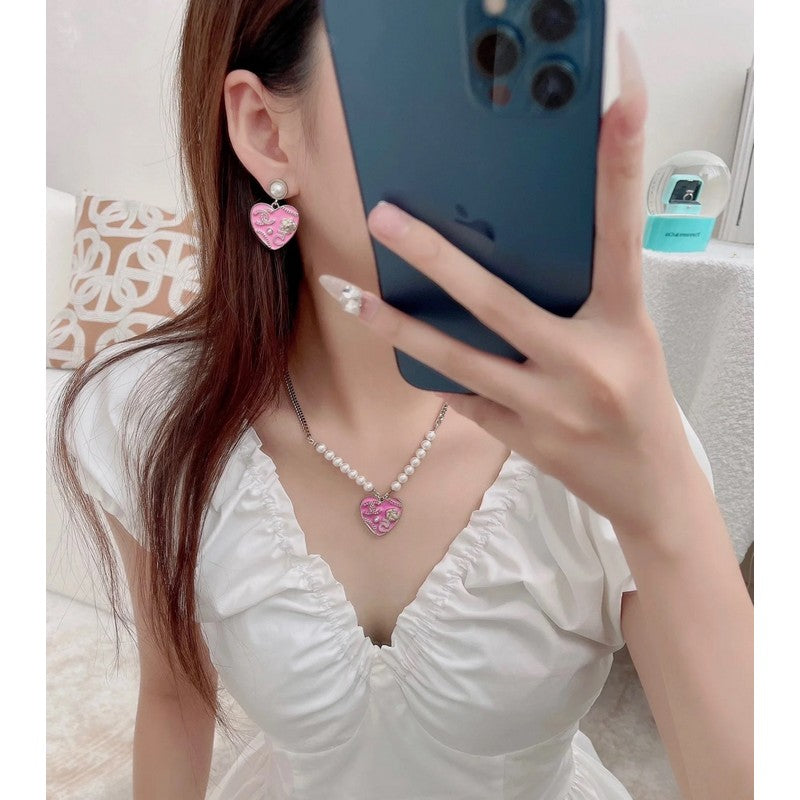 18K Chanel Pink & Black Heart Pearl Necklace