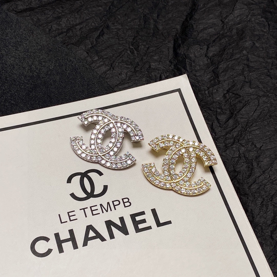18K Chanel Diamonds Set Broochs