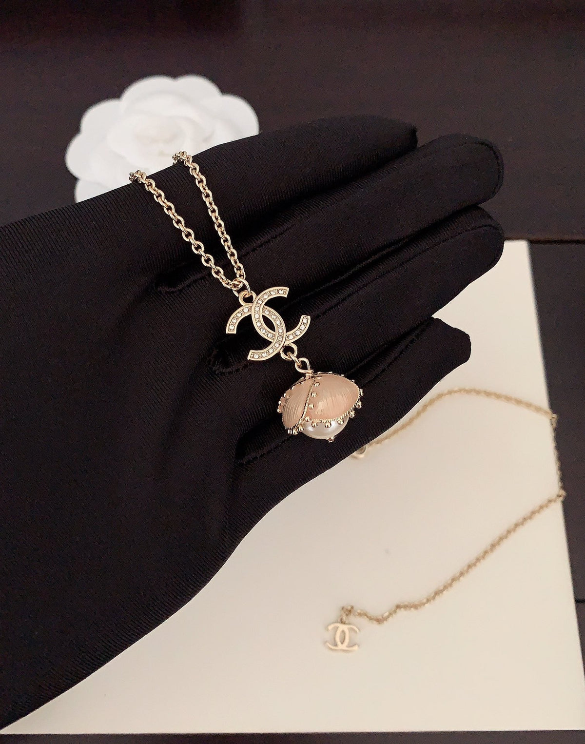 18K Chanel Pearls Flower Necklace