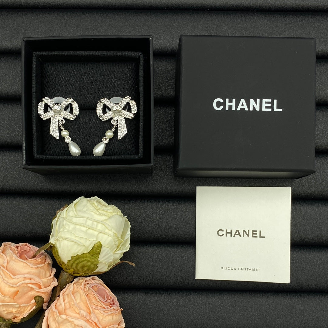 18K Chanel Butterfly Pearl Earrings