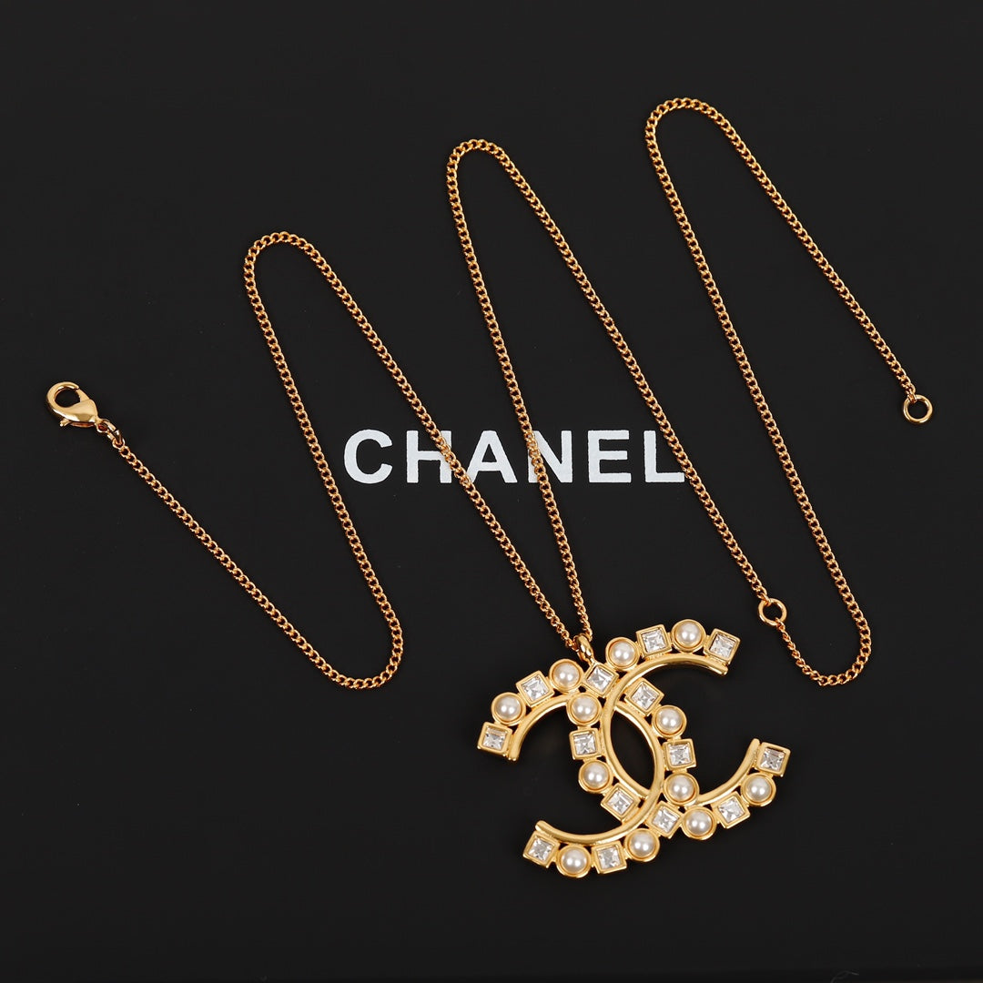 18K Chanel Vintage Necklace