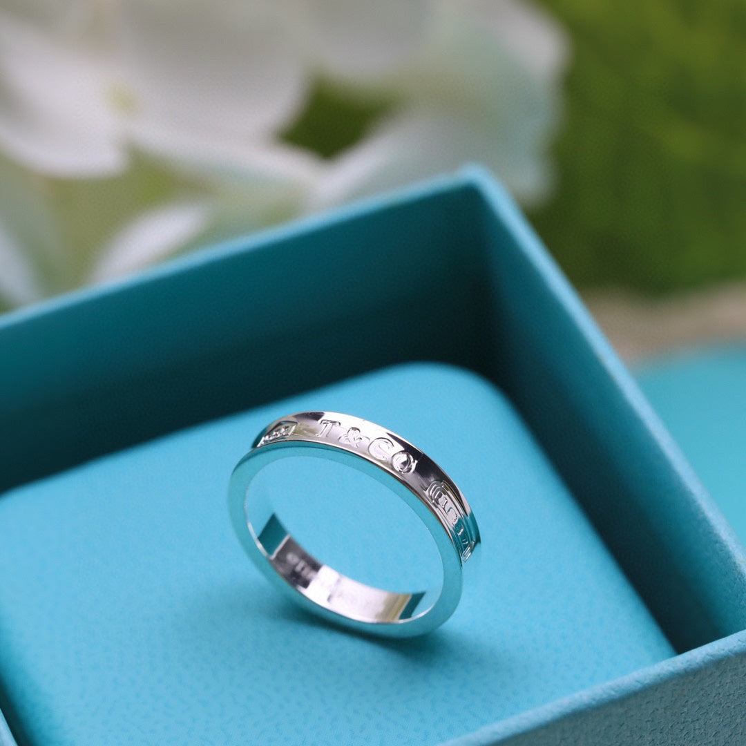 18K Tiffany & Co. 1837 Ring