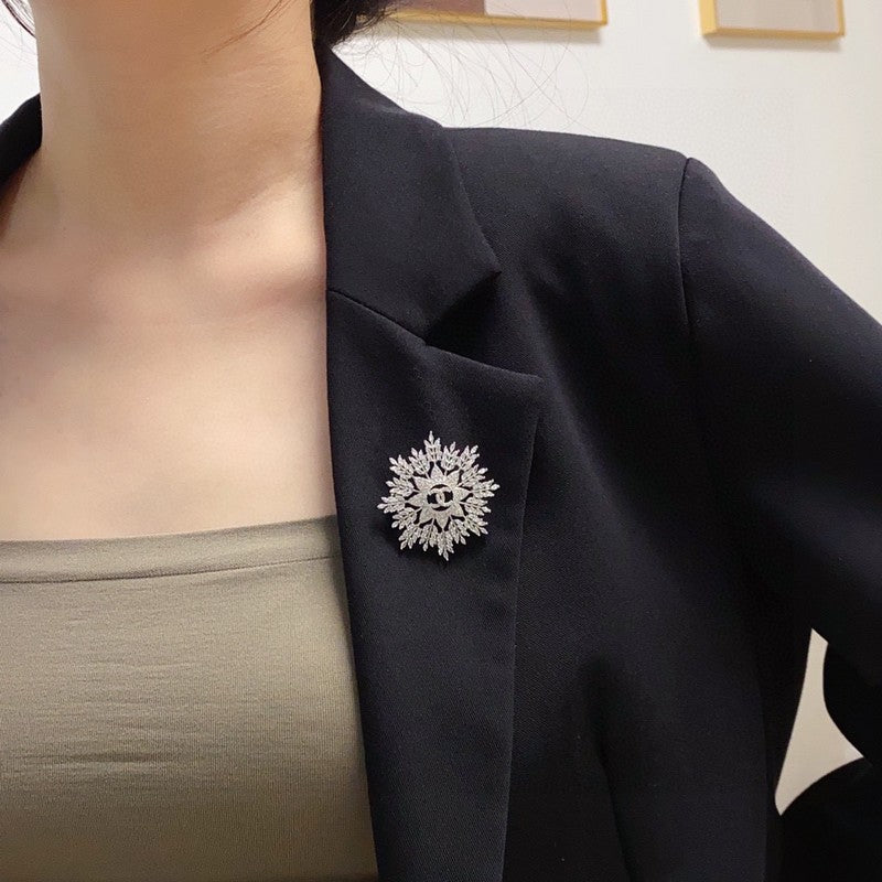 18K Chanel Flower Crystal Brooch