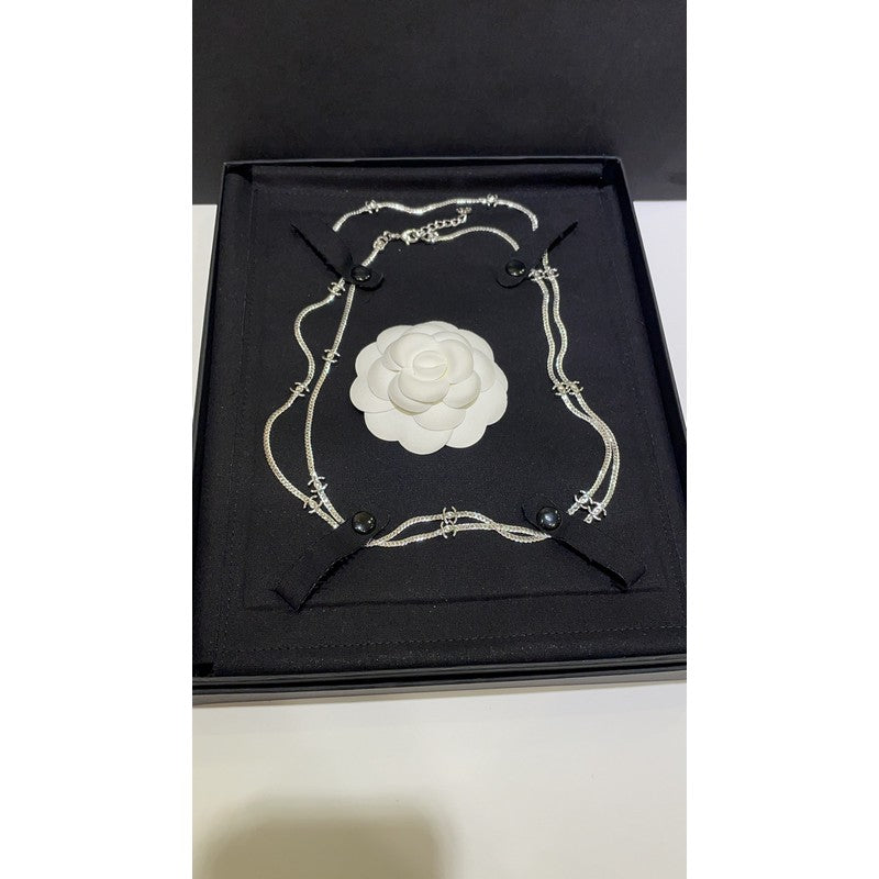 18K Chanel 24B Flowers Long Necklace