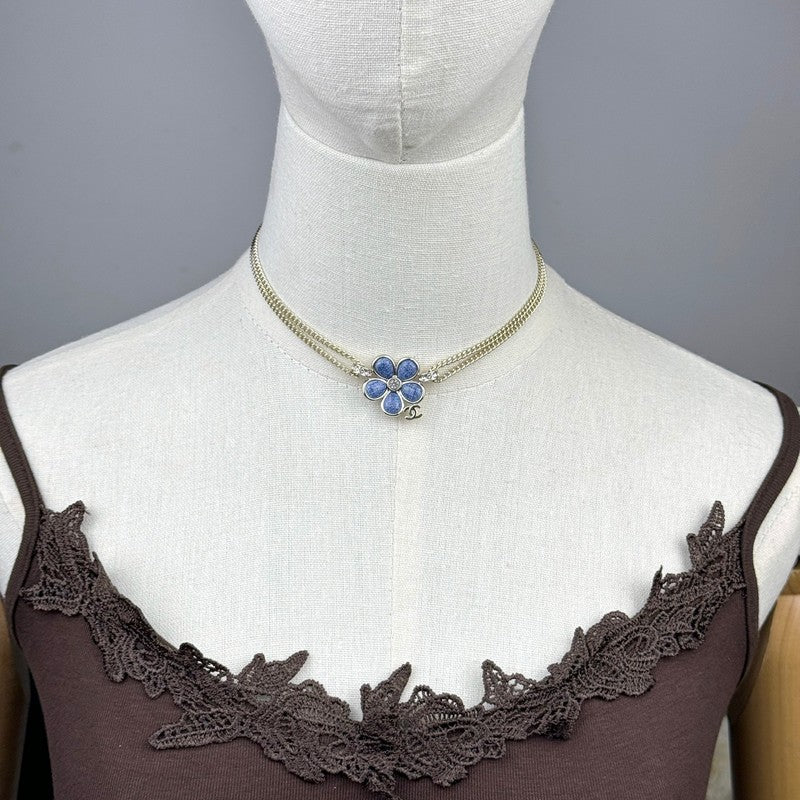 18K Chanel 26C Blue Flower Choker Necklace