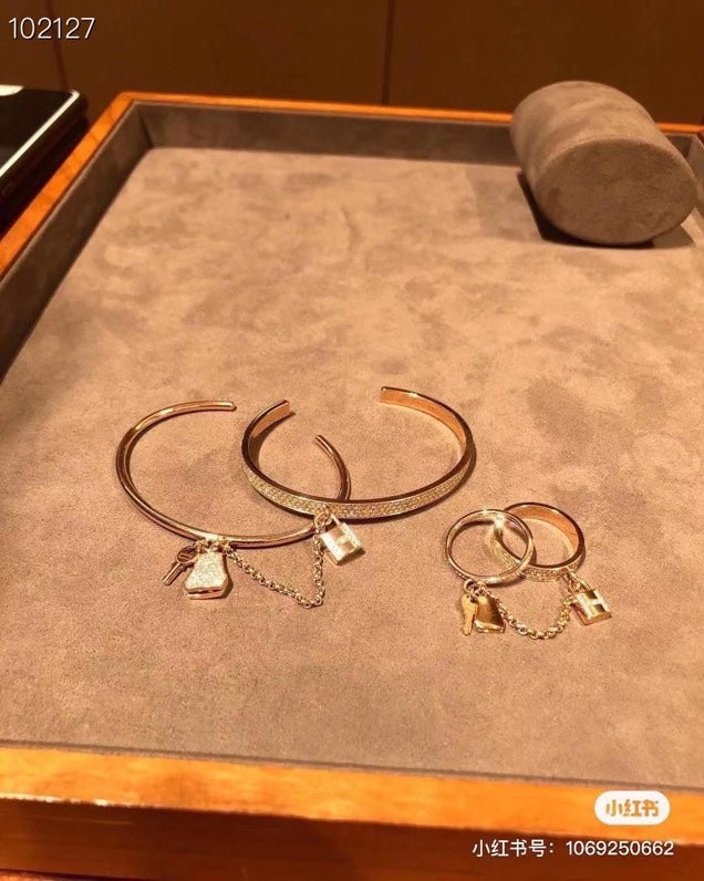 18K Kelly Clochette Diamonds Hermès Bracelet