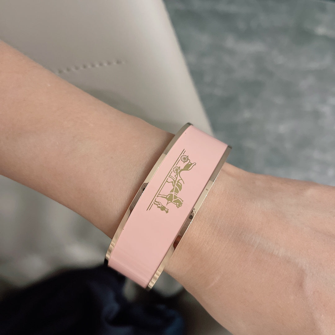 18K Enamel Cal¨¨che Wide Bangle Hermès Bracelet