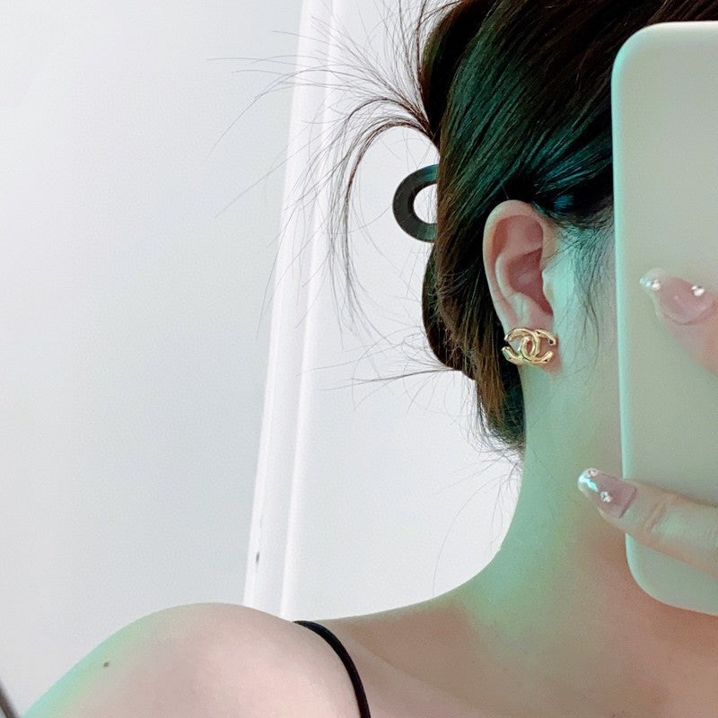 18K Chanel Gold Earrings