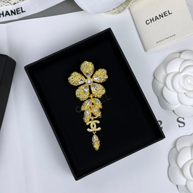 18K Chanel 26C Flower Crystal Drop Gold Brooch