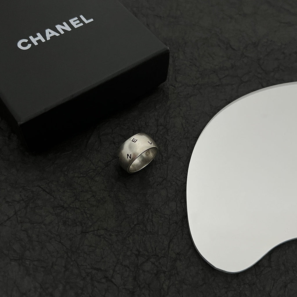 18K Chanel Vintage Ring