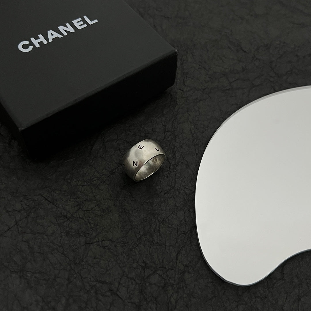 18K Chanel Vintage Ring