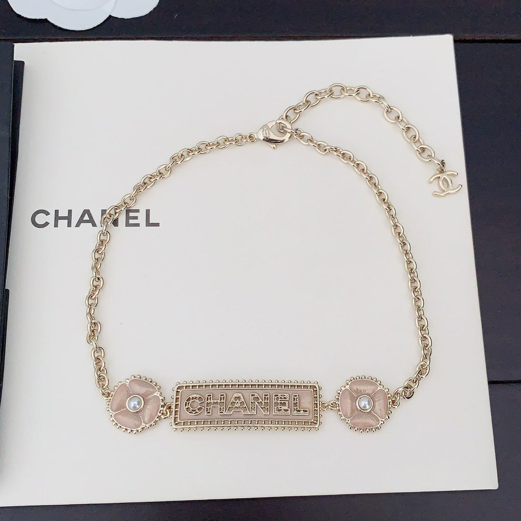 18K Chanel Resin Diamonds Necklace