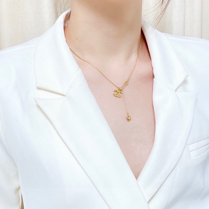 18K Chanel Heart Pendant Gold Necklace