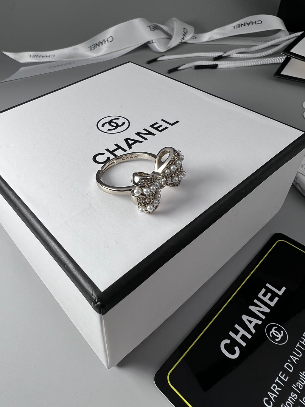 18K Chanel Bow Tie Pearls Ring