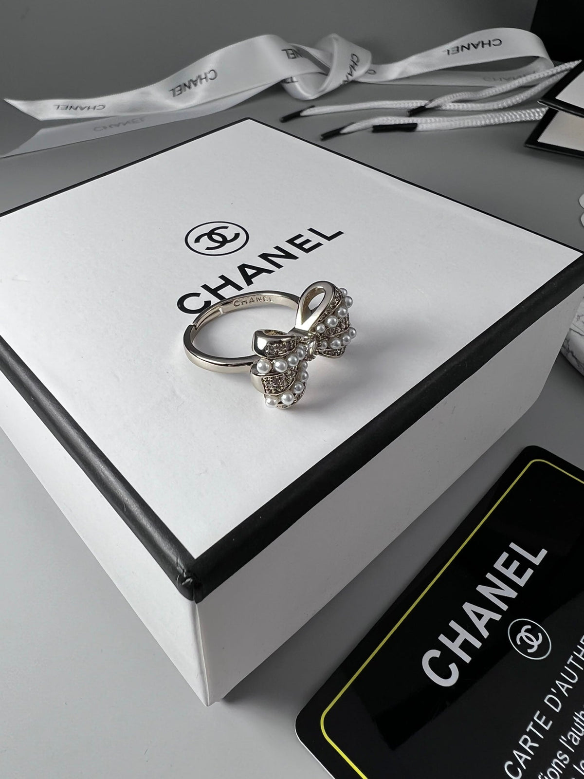 18K Chanel Bow Tie Pearls Ring