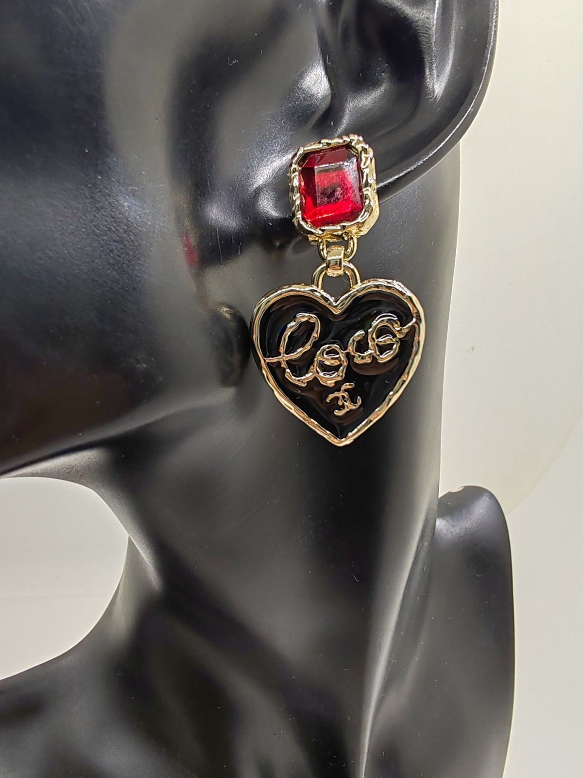 18K Chanel Heart Earrings