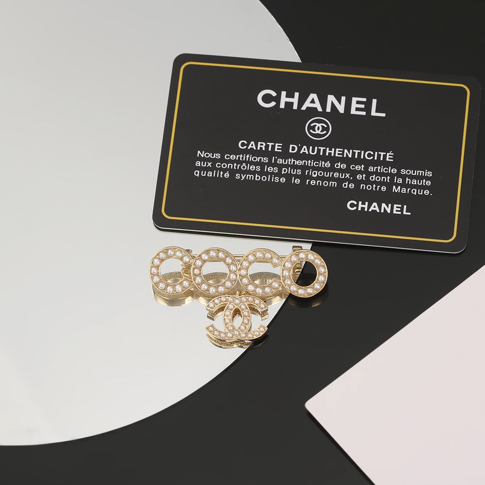 18K Chanel Coco Crush Pearls Brooch