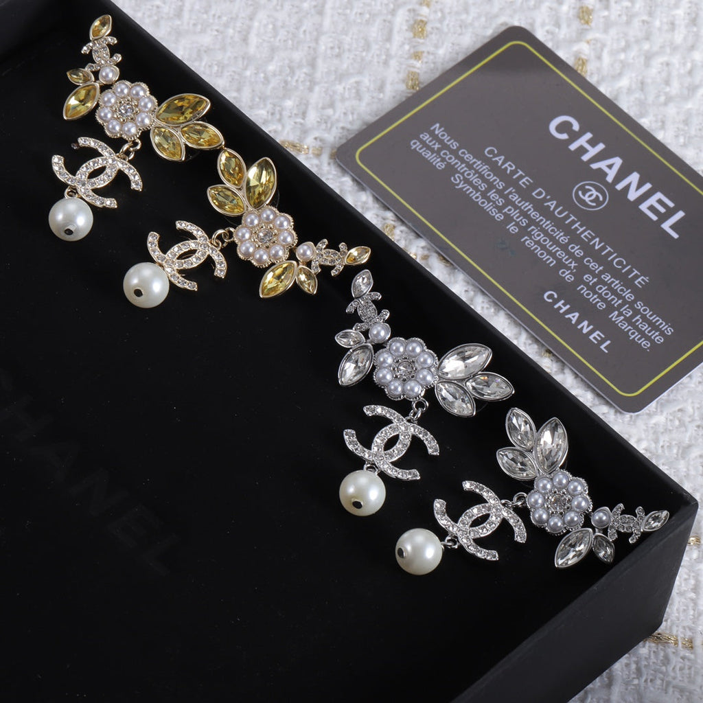 18K Chanel Flower Crystals Earrings