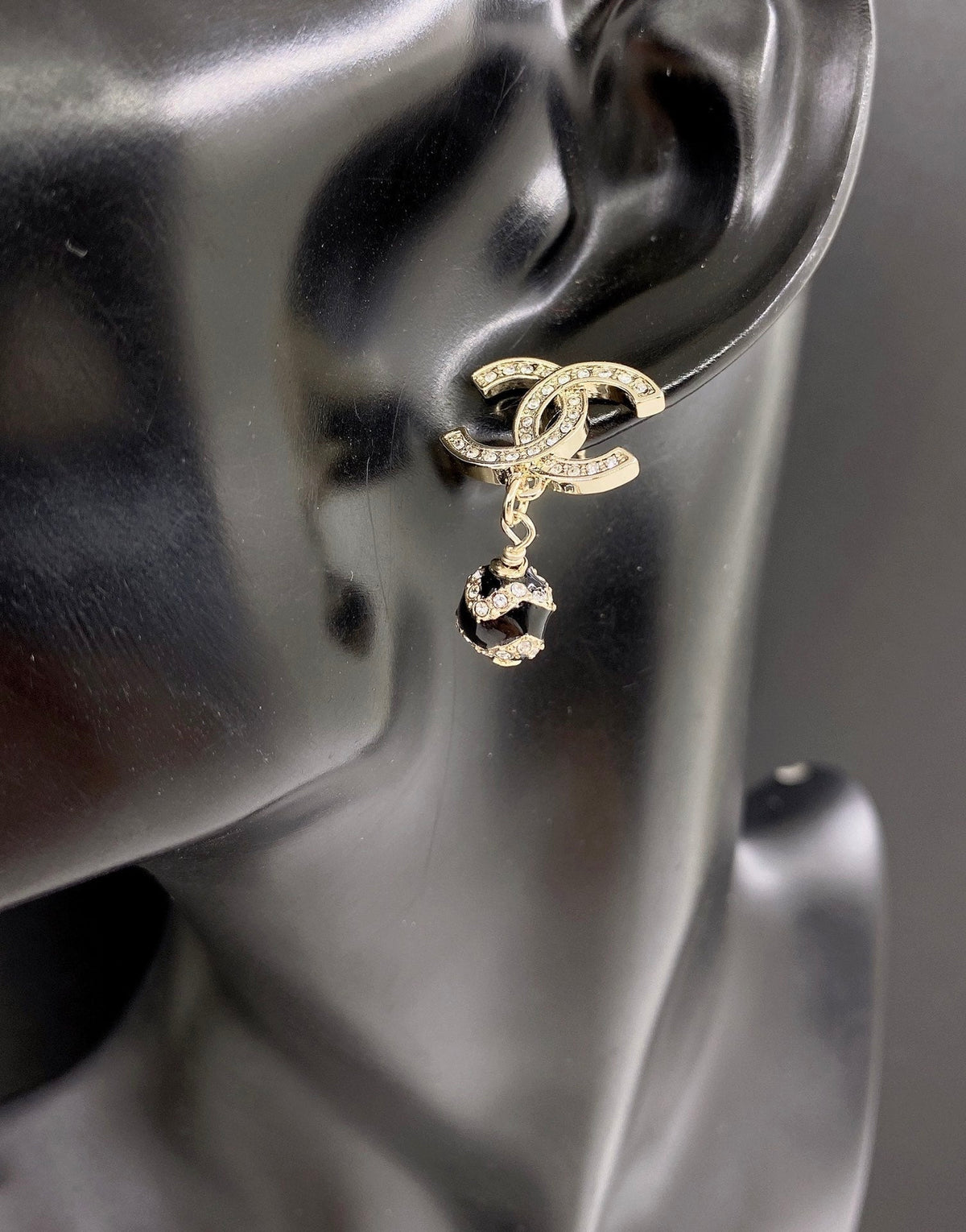 18K Chanel Pearl Pendant Earrings