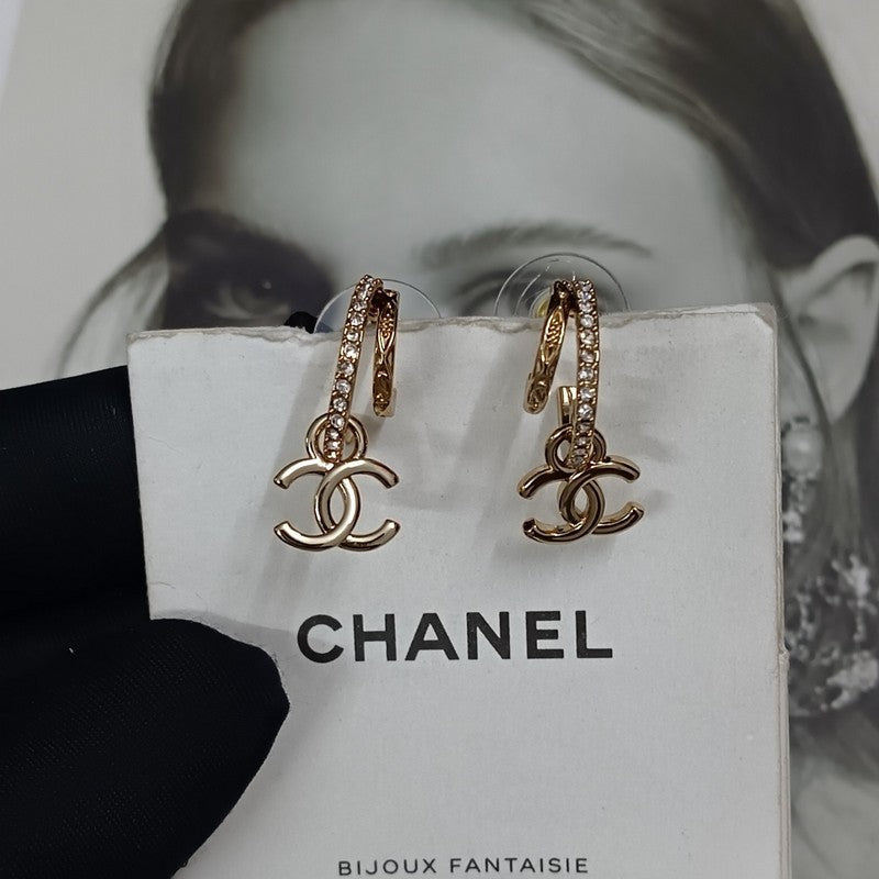 18K Chanel Vintage Gold Earrings
